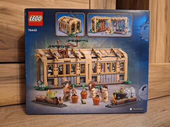 Lego 76445 Harry Potter Hodina Herbológie - 2