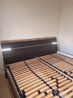 Manželská posteľ 180x200 - 2