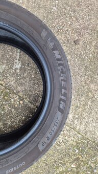 Michelin 235/50 R19 - 2