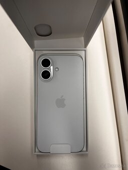 iPhone 16 128GB biely - 2