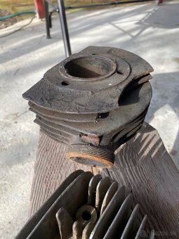 Valec s hlavou 360 - 2