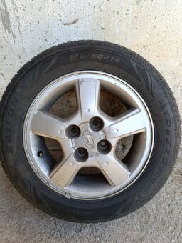 letné pneumatiky 185/60/R14 aj s diskami - 2