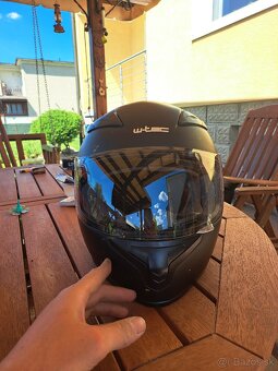 Prilba na motorku integrálna W-TEC - 2