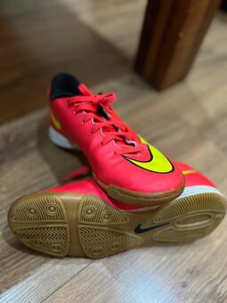 HALOVÁ FUTBALOVÁ OBUV Nike Mercurial - 2