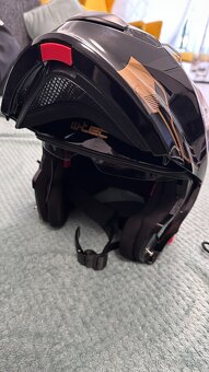 Nová prilba W-TEC Venero čierna/zlatá - 2