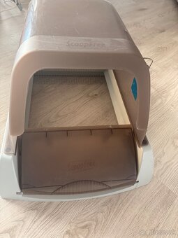 Toaleta pre mačky ScoopFree - 2