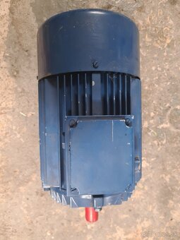 Predám nový nepoužitý pätkový el.motor 3kW 2900ot - 2