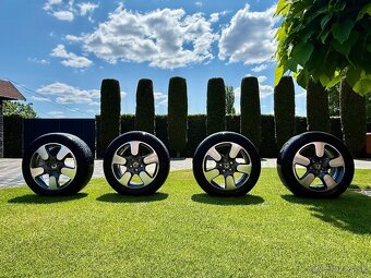 Komplet letnú sadu alu Škoda Scout - 5x112 225/55 R17. - 2