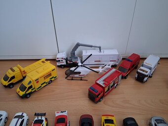 predam modely auticok 1:43,1:41 vid foto - 2