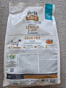 Granule Brit Care Senior light 3kg - 2