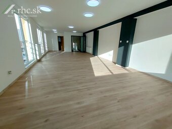 PRENÁJOM PODNIKATEĽSKÝ PRIESTOR NA 1. POSCHODÍ - 2