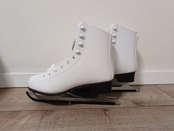Dámske korčule veľ.40 - NOVÉ - 2