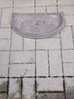 Starozitna tacka pred kachle zo zidovskou hviezdou - 2