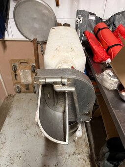 Potravinársky stroj – miešačka a mlynček na mäso - 2