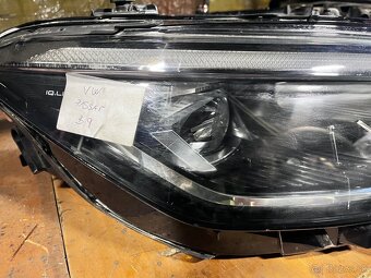 Passat B9 svetlomet pravy full led - 2
