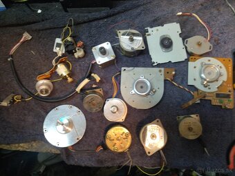 Motory krokové,kapstan...retro - 2