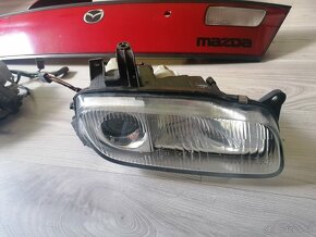 Mazda 323f predné svetlá - 2