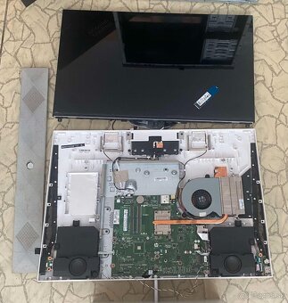 Predám nefunkční pc hp pavilion all in one 24 k0003na ryzen - 2