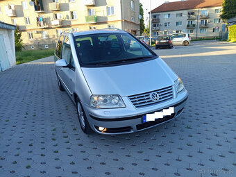 Volkswagen Sharan 2,0 TDI 103kw 7- miestne Business - 2