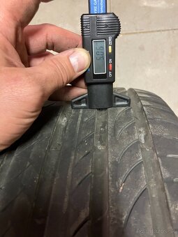Pirelli 215/55 R17 letné - 2