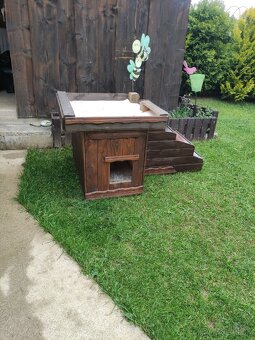 Psia búda s terasou - 2