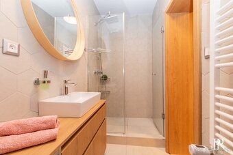 KRÁSNY ZARIADENÝ 2IB BYT S TERASOU, ALŽB.DVOR, MILOSLAVOV - 2
