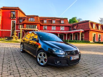 Volkswagen Golf 5 GTI 2.0TFSI 147kw čierna metalíza - 2