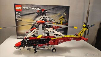 LEGO Technic 42145 Záchranný vrtuľník Airbus H175 - 2