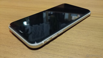 Predám repasovaný iPhone 11 white - 128gb - 2