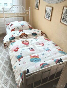 Krásna posteľ s dreveným roštom - 2