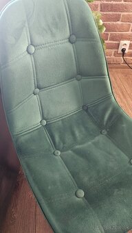 Smaragdove stolicky - 2