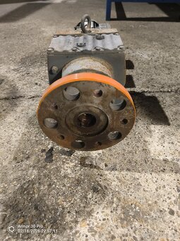 Motor s prevodovkou - 2