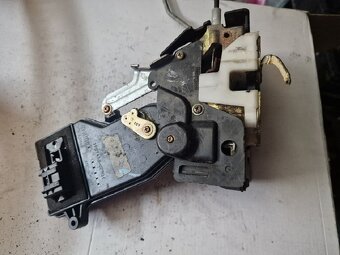 Zámok PP Mazda 6 - 2