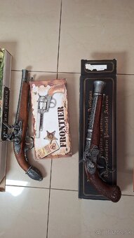 Repliky pištolí - 2