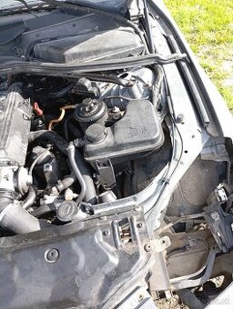 Rozpredám Bmw e60 530d - 2