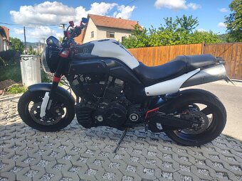Yamaha MT-01 - 2