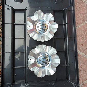 Predám NOVE stredové krytky VW 3D0601149Q - 2