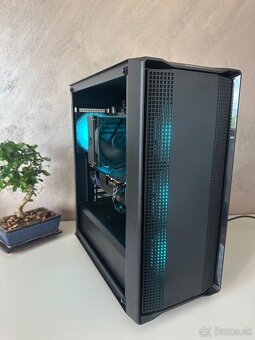 RX 5700XT / RYZEN 5 5600X / 32GB DDR4 / 1TB NVME - 2