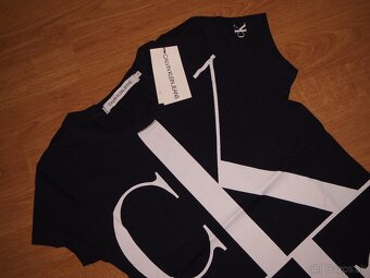 Calvin Klein dámske tmavomodré tričko - 2