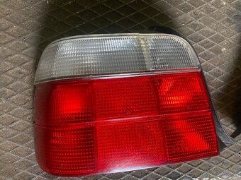 Predám zadné svetlá na BMW e36 COMPACT - 2
