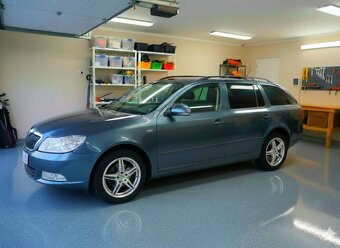 Škoda Octavia II FACELIFT 2,0TDI CR 103KW ELEGANCE TOP STAV - 2