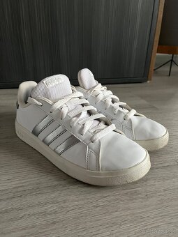 Damske tenisky adidas - 2