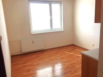 nezariadený 1i.byt s lodžiou max 2 osoby - 2