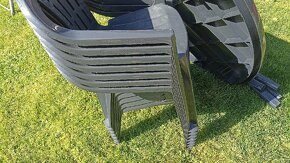 Záhradný plastový stôl a stoličky (antracit) - 2