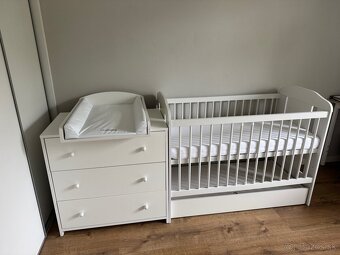 Detska postielka, prebalovaci pult a komoda - 2