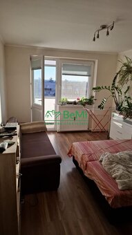 Predaj, 2 izbový zrekonštruovaný byt- Šahy (035-112-PEKR) - 2