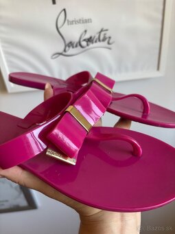 Michael Kors sandálky v magenta farbe - 2