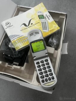 Motorola V50 silver BMW - 2