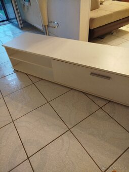 Komoda pod televízor - 2