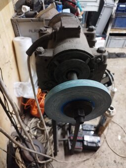 Predám dvojkotucovu brusku - 2